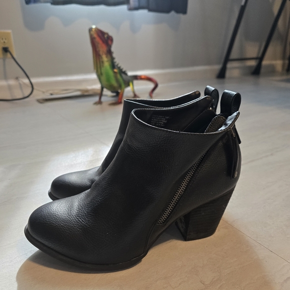 Torrid Black Heeled Booties - Picture 1 of 7